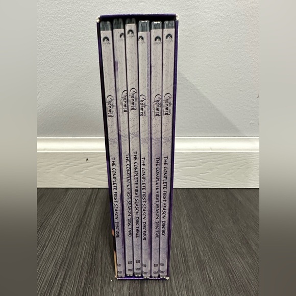 Charmed the complete first season DVD - great condition - Picture 3 of 3